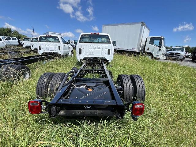 2023 Chevrolet Silverado 5500 HD Vehicle Photo in ALCOA, TN 37701-3235