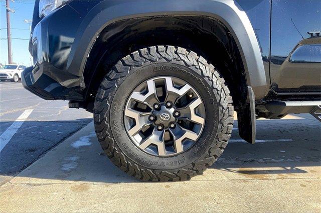 2018 Toyota Tacoma Vehicle Photo in TOPEKA, KS 66609-0000