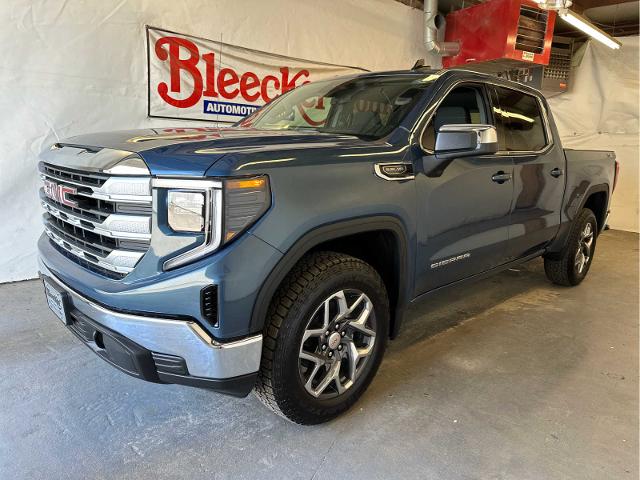 2024 GMC Sierra 1500 Vehicle Photo in RED SPRINGS, NC 28377-1640