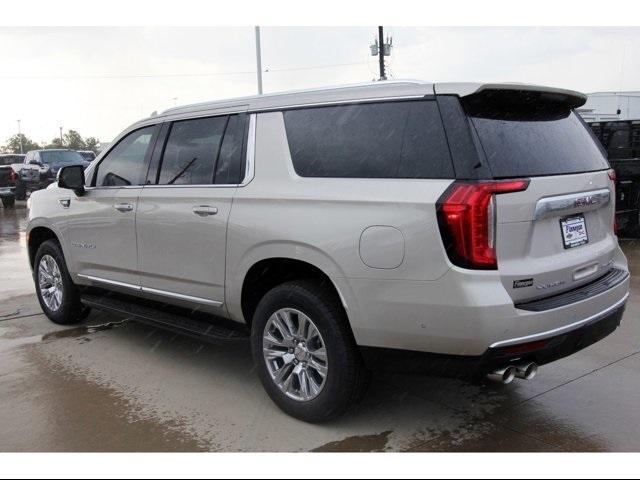 2024 GMC Yukon XL Vehicle Photo in ROSENBERG, TX 77471-5675