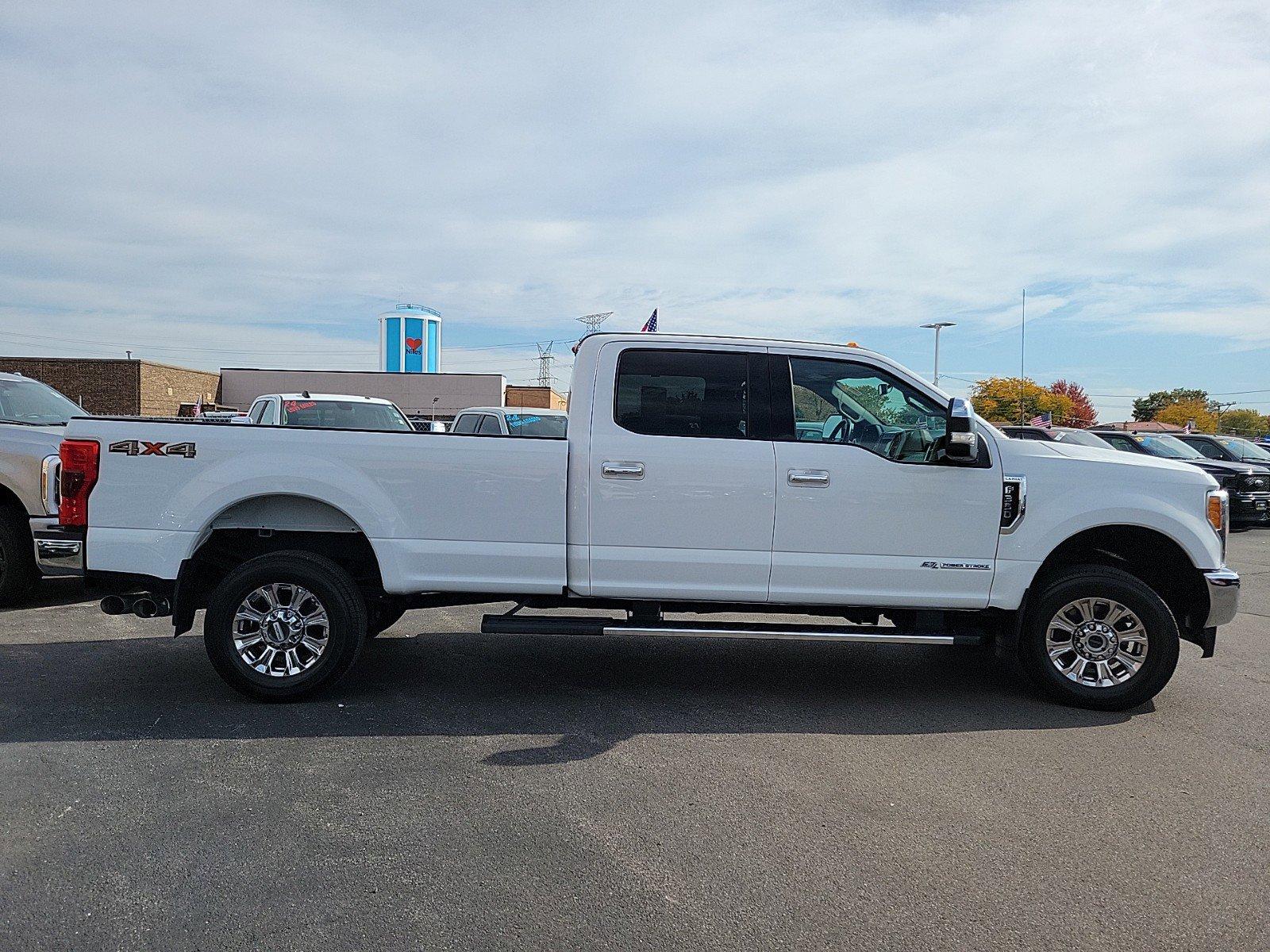 2018 Ford Super Duty F-350 SRW Vehicle Photo in Saint Charles, IL 60174