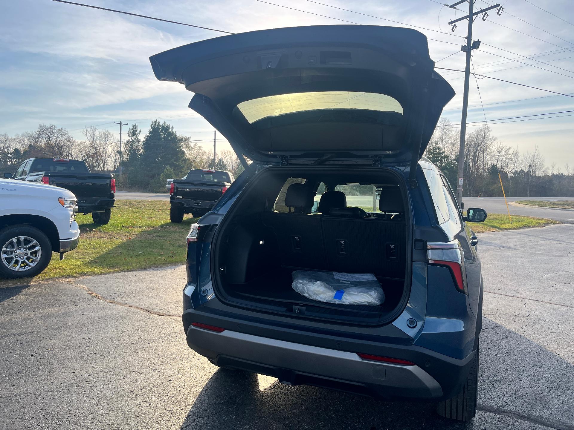 2025 Chevrolet Equinox Vehicle Photo in CLARE, MI 48617-9414