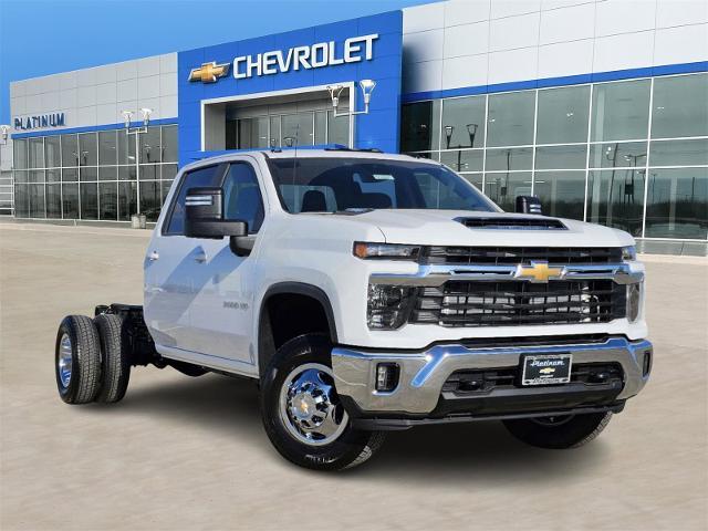 2025 Chevrolet Silverado 3500 HD CC Vehicle Photo in TERRELL, TX 75160-3007