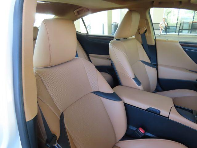 2022 Lexus ES Vehicle Photo in DELRAY BEACH, FL 33483-3294