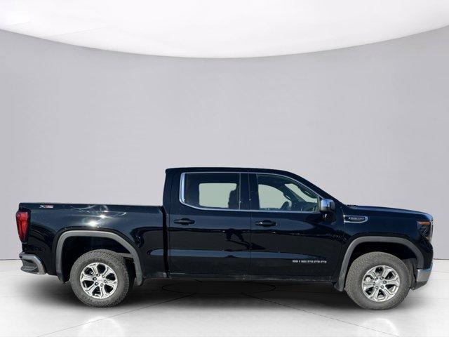 2024 GMC Sierra 1500 Vehicle Photo in LEOMINSTER, MA 01453-2952