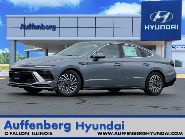 2024 Hyundai SONATA Hybrid Vehicle Photo in O'Fallon, IL 62269