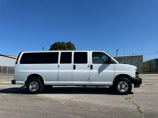 2023 Chevrolet Express Passenger Vehicle Photo in TUPELO, MS 38801-6508