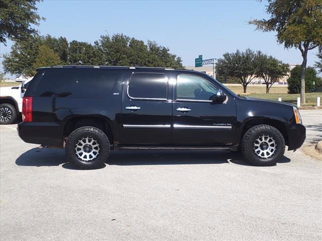 2013 GMC Yukon XL Vehicle Photo in DENTON, TX 76210-9321