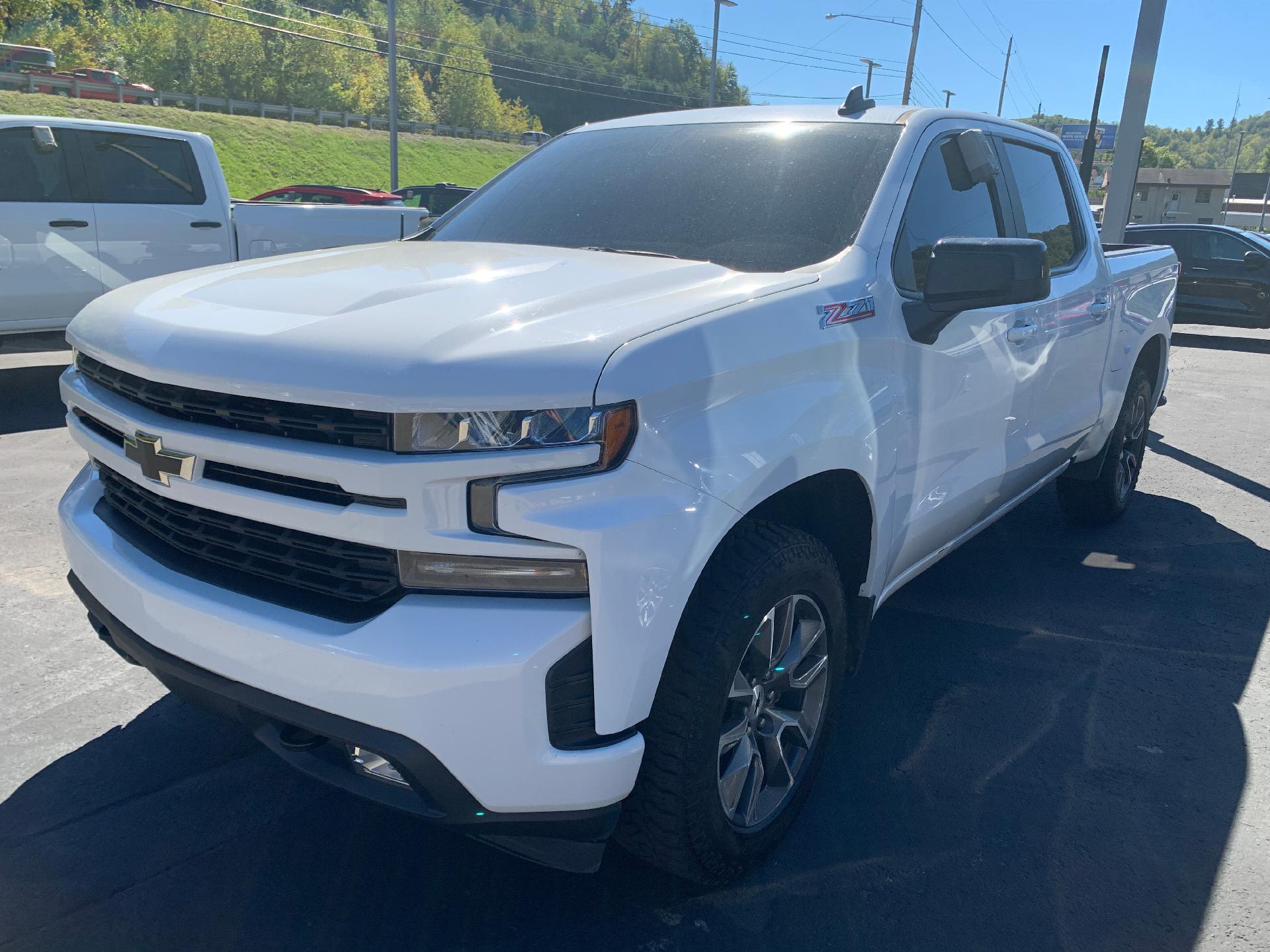 Used 2020 Chevrolet Silverado 1500 RST with VIN 3GCUYEED1LG339045 for sale in Pikeville, KY