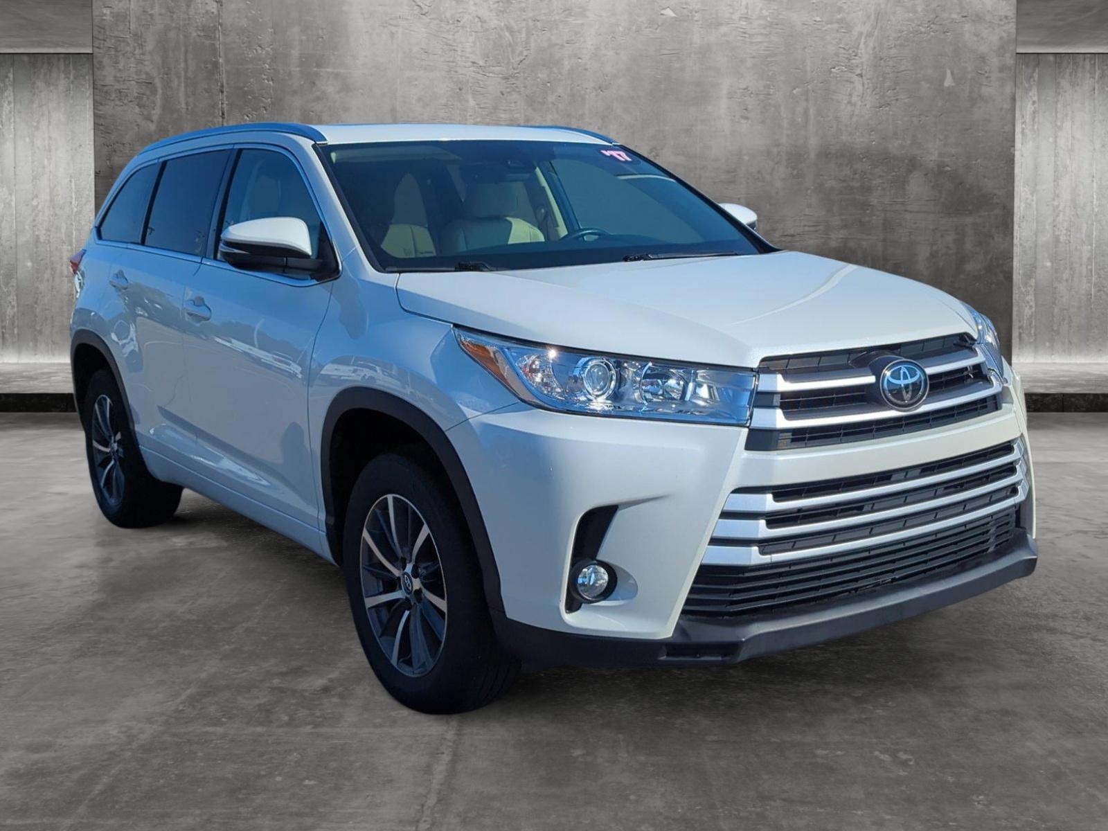 2017 Toyota Highlander Vehicle Photo in Memphis, TN 38133