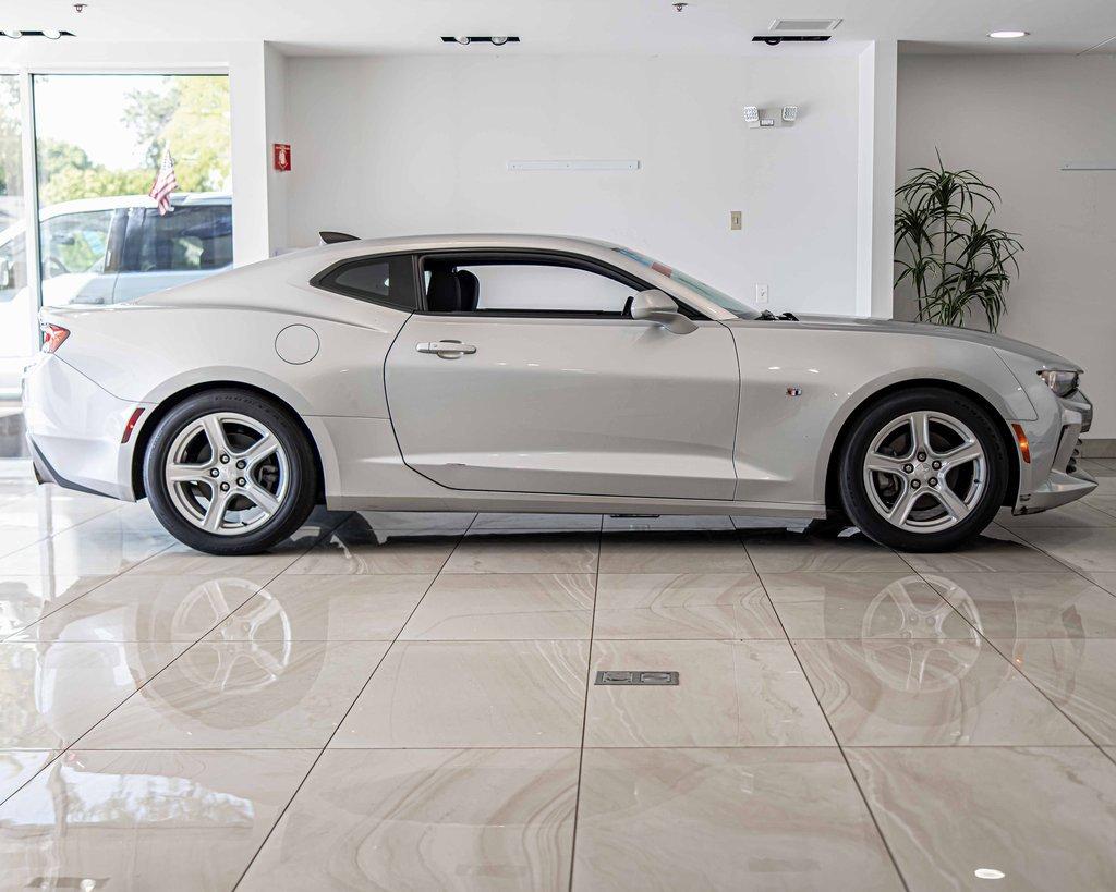 2018 Chevrolet Camaro Vehicle Photo in Plainfield, IL 60586