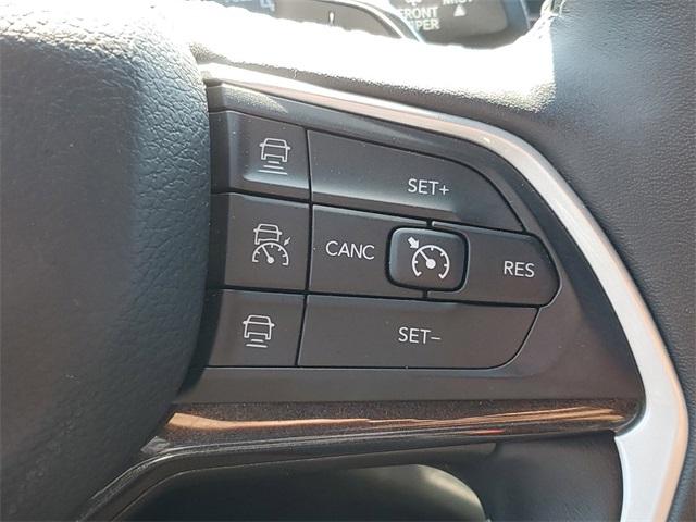 2022 Jeep Grand Cherokee L Vehicle Photo in GRAND BLANC, MI 48439-8139