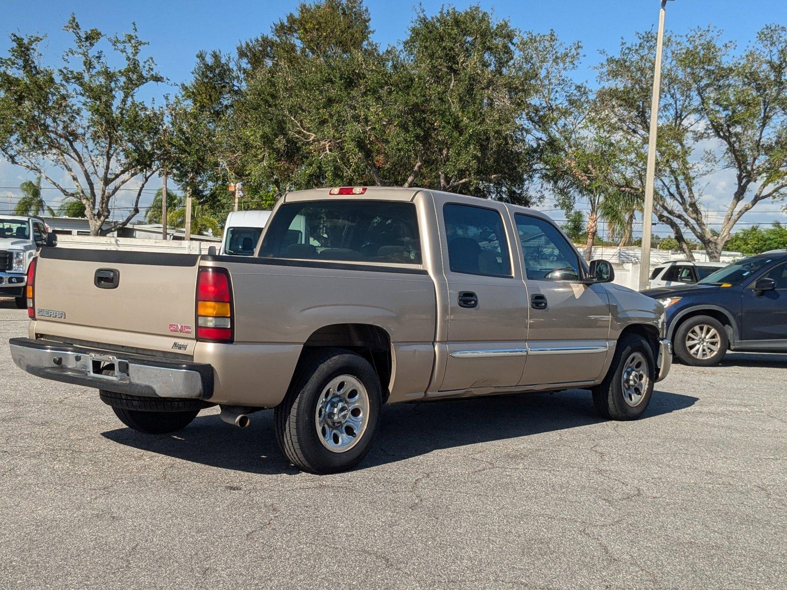 2007 GMC Sierra 1500 Classic Vehicle Photo in St. Petersburg, FL 33713