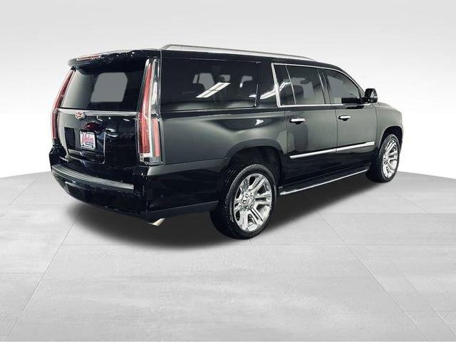 2017 Cadillac Escalade ESV Vehicle Photo in MEDINA, OH 44256-9631