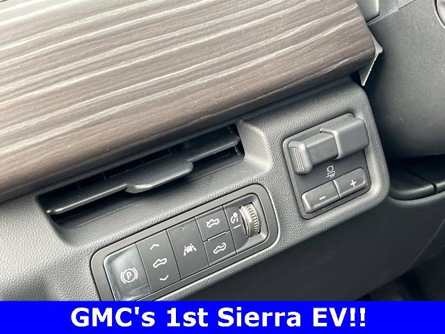 2025 GMC Sierra EV Vehicle Photo in CHICOPEE, MA 01020-5001