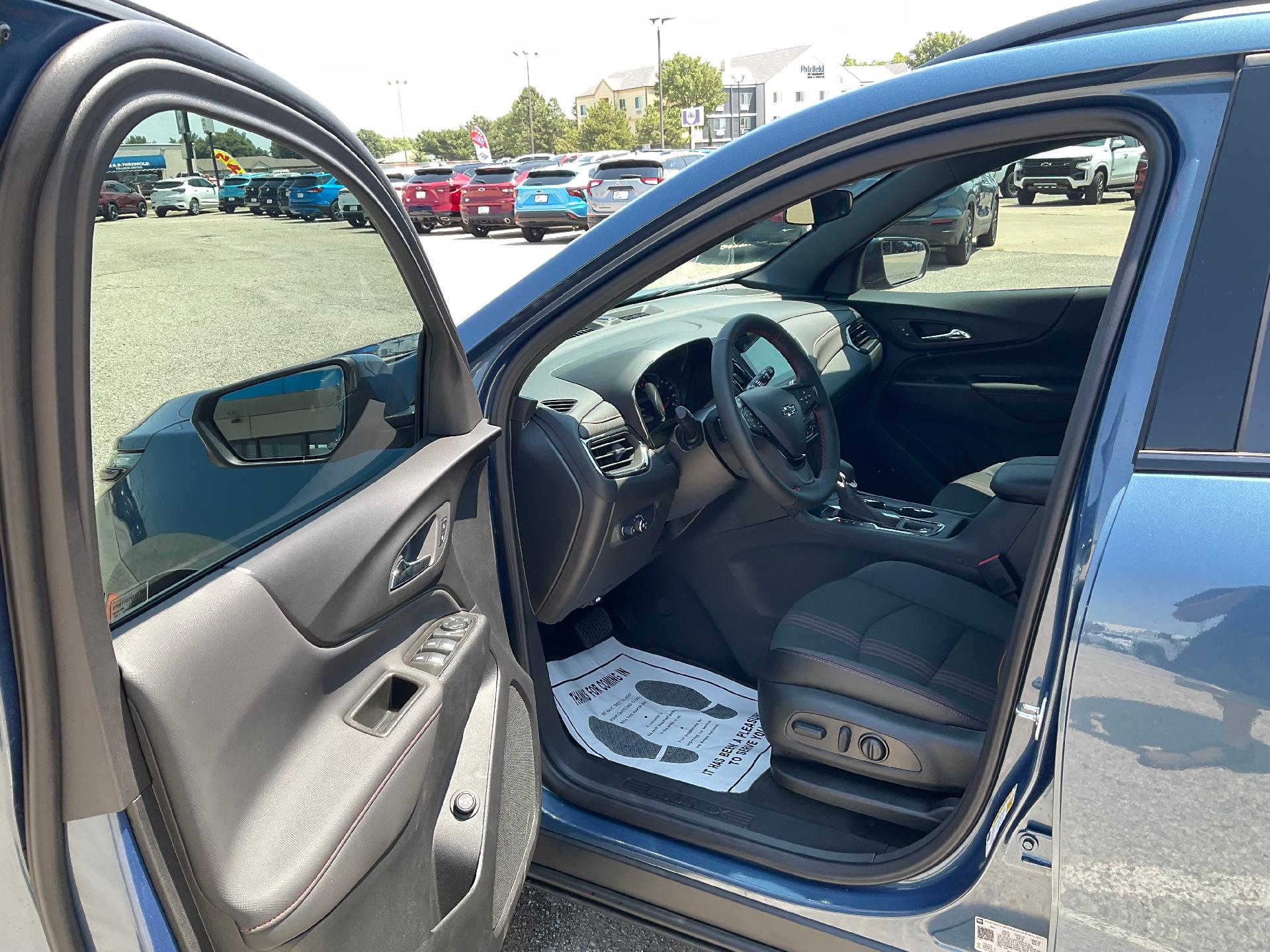 2024 Chevrolet Equinox Vehicle Photo in PONCA CITY, OK 74601-1036