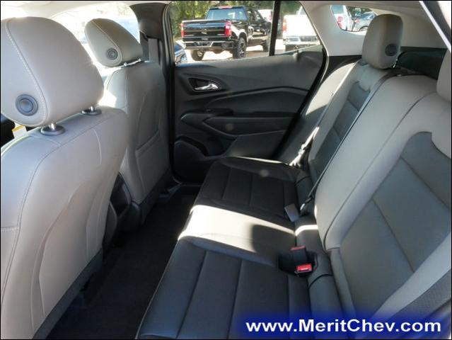 2025 Chevrolet Trax Vehicle Photo in MAPLEWOOD, MN 55119-4794