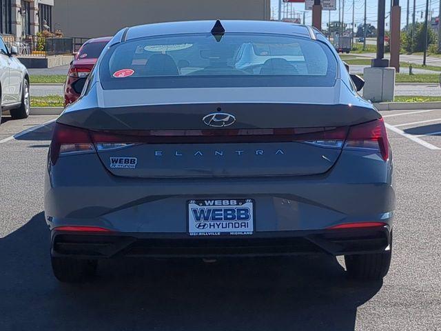 2022 Hyundai ELANTRA Vehicle Photo in Merrillville, IN 46410-5311