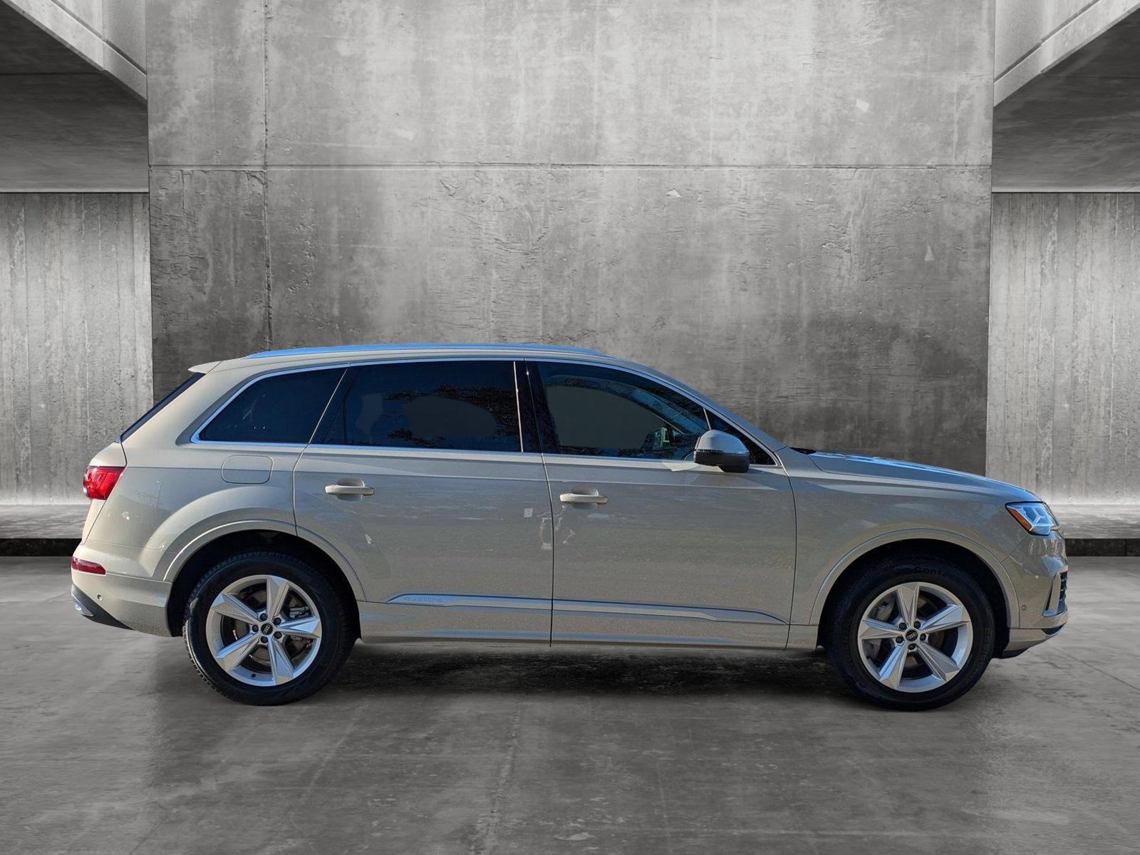 2021 Audi Q7 Vehicle Photo in Sarasota, FL 34231