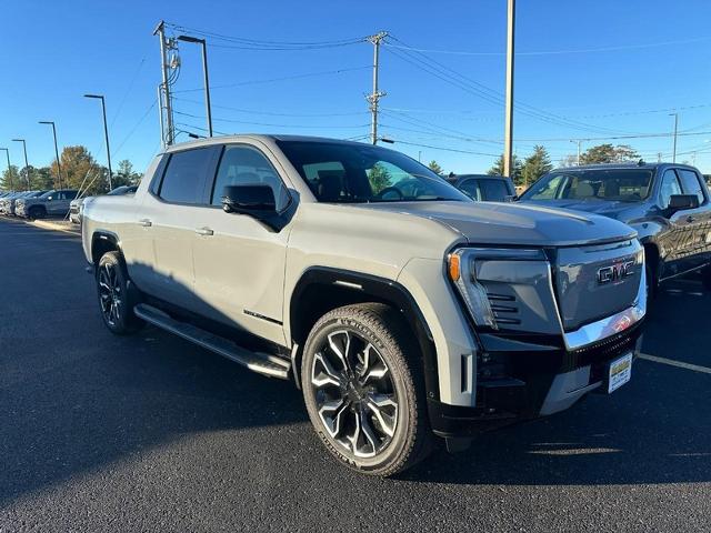 2024 GMC Sierra EV Vehicle Photo in COLUMBIA, MO 65203-3903