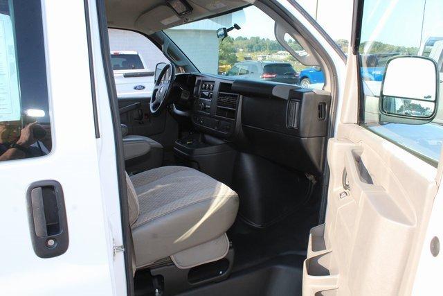 2017 GMC Savana Cargo Van Vehicle Photo in SAINT CLAIRSVILLE, OH 43950-8512