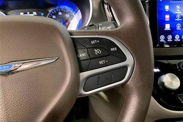 2017 Chrysler Pacifica Vehicle Photo in Lees Summit, MO 64086