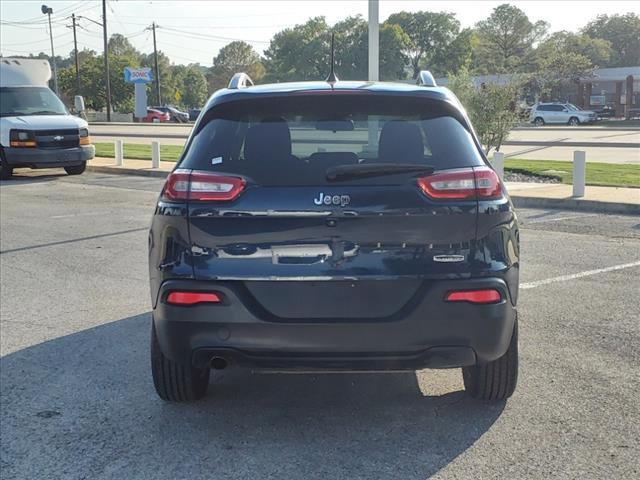 2018 Jeep Cherokee Vehicle Photo in DENTON, TX 76210-9321