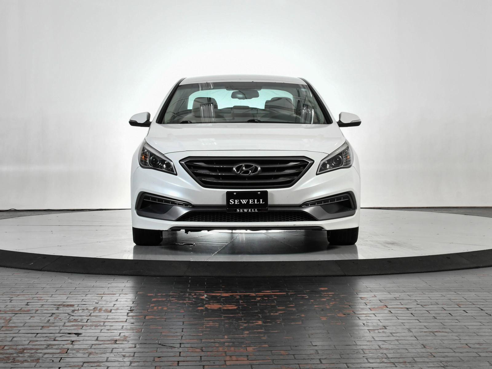 2016 Hyundai SONATA Vehicle Photo in DALLAS, TX 75235