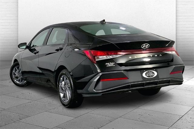 2024 Hyundai ELANTRA Vehicle Photo in Lees Summit, MO 64086