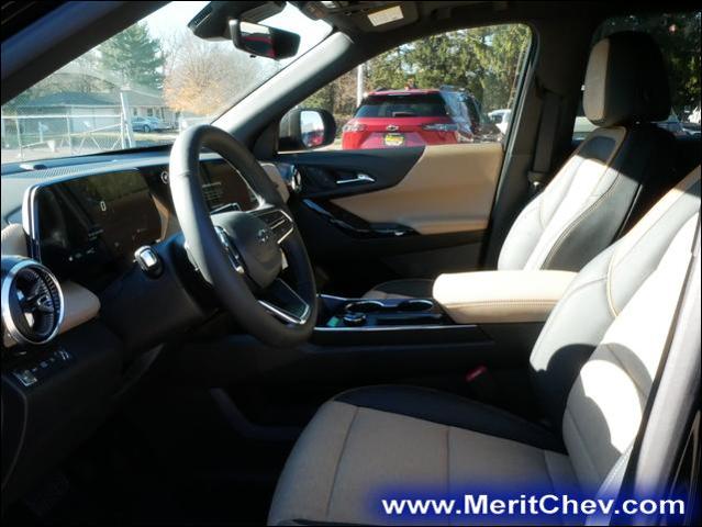 2025 Chevrolet Equinox Vehicle Photo in MAPLEWOOD, MN 55119-4794