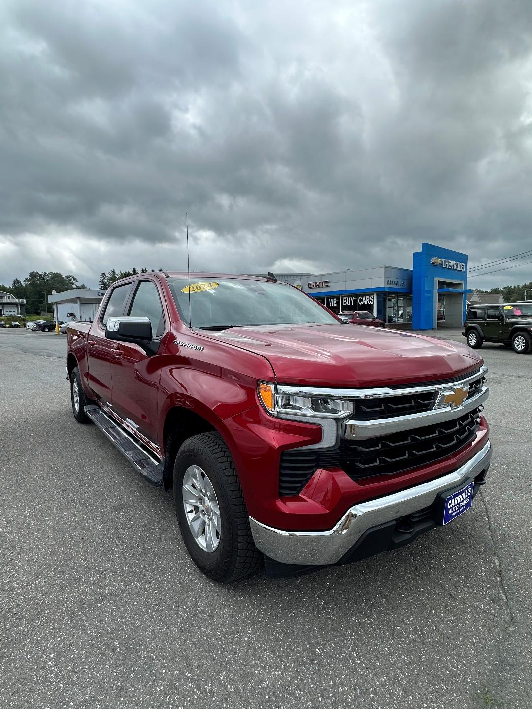 Used 2024 Chevrolet Silverado 1500 LT with VIN 1GCUDDED9RZ124415 for sale in Presque Isle, ME