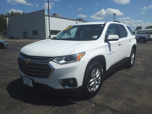 Used 2018 Chevrolet Traverse 1LT with VIN 1GNEVGKW3JJ239921 for sale in Freeport, IL