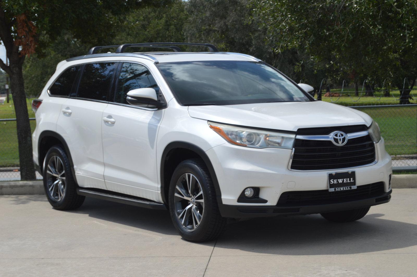 2016 Toyota Highlander Vehicle Photo in Houston, TX 77090