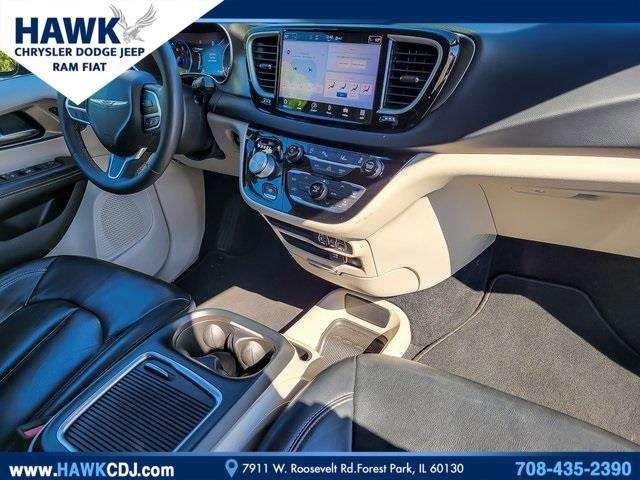 2022 Chrysler Pacifica Vehicle Photo in Saint Charles, IL 60174