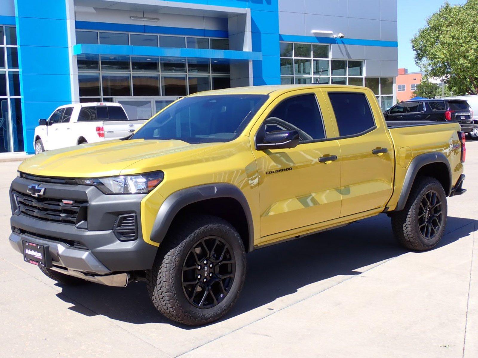 2024 Chevrolet Colorado Vehicle Photo in DENVER, CO 80221-3610