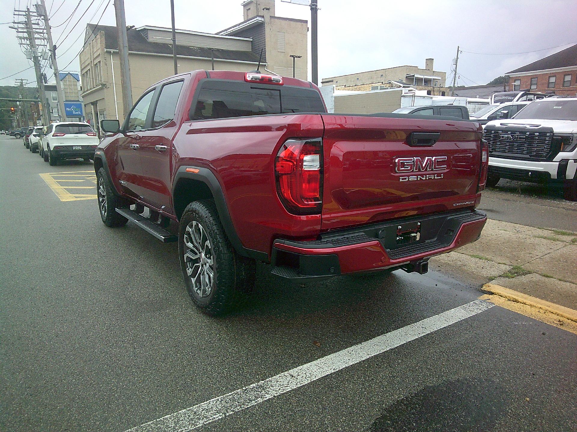 2024 GMC Canyon Vehicle Photo in KITTANNING, PA 16201-1536