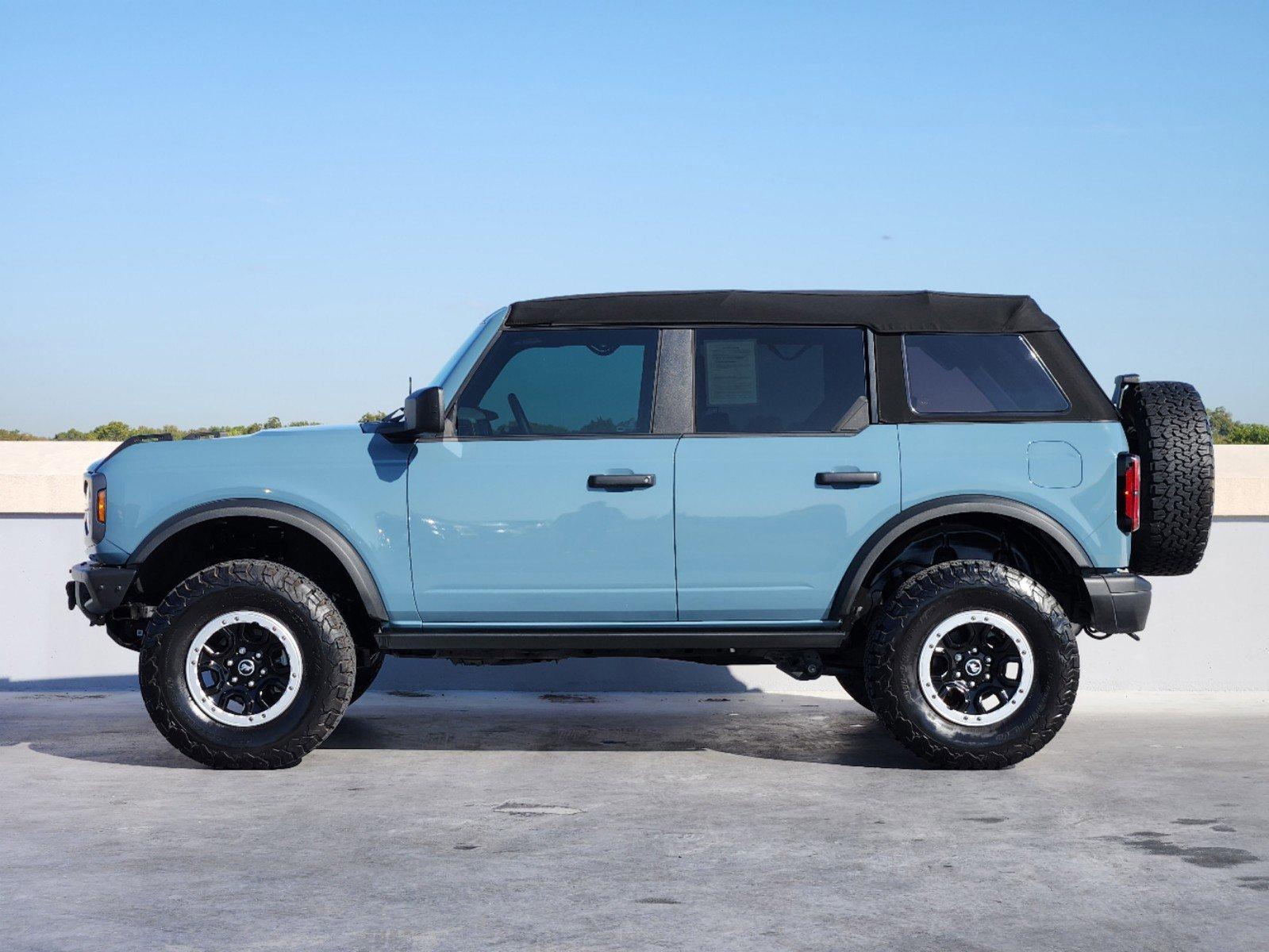 2023 Ford Bronco Vehicle Photo in DALLAS, TX 75209