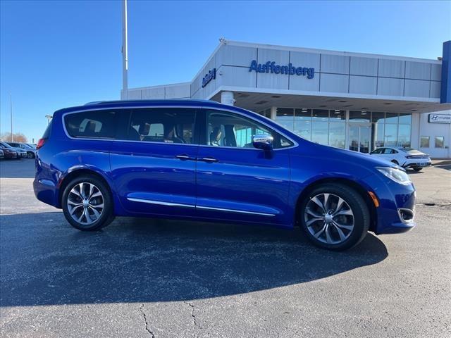 2018 Chrysler Pacifica Vehicle Photo in O'Fallon, IL 62269