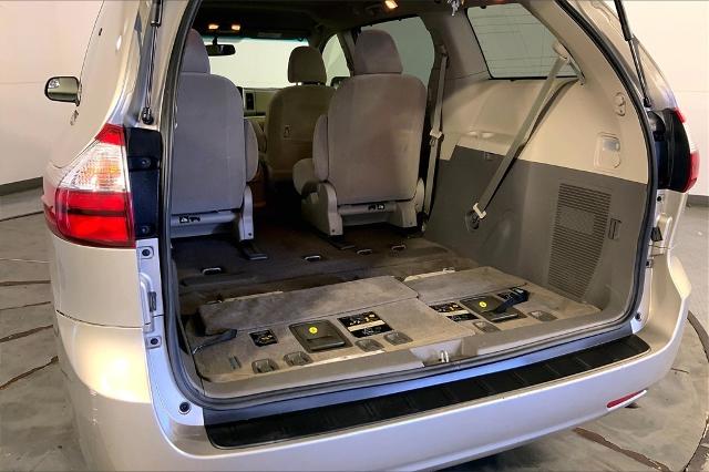 2017 Toyota Sienna Vehicle Photo in Kansas City, MO 64114