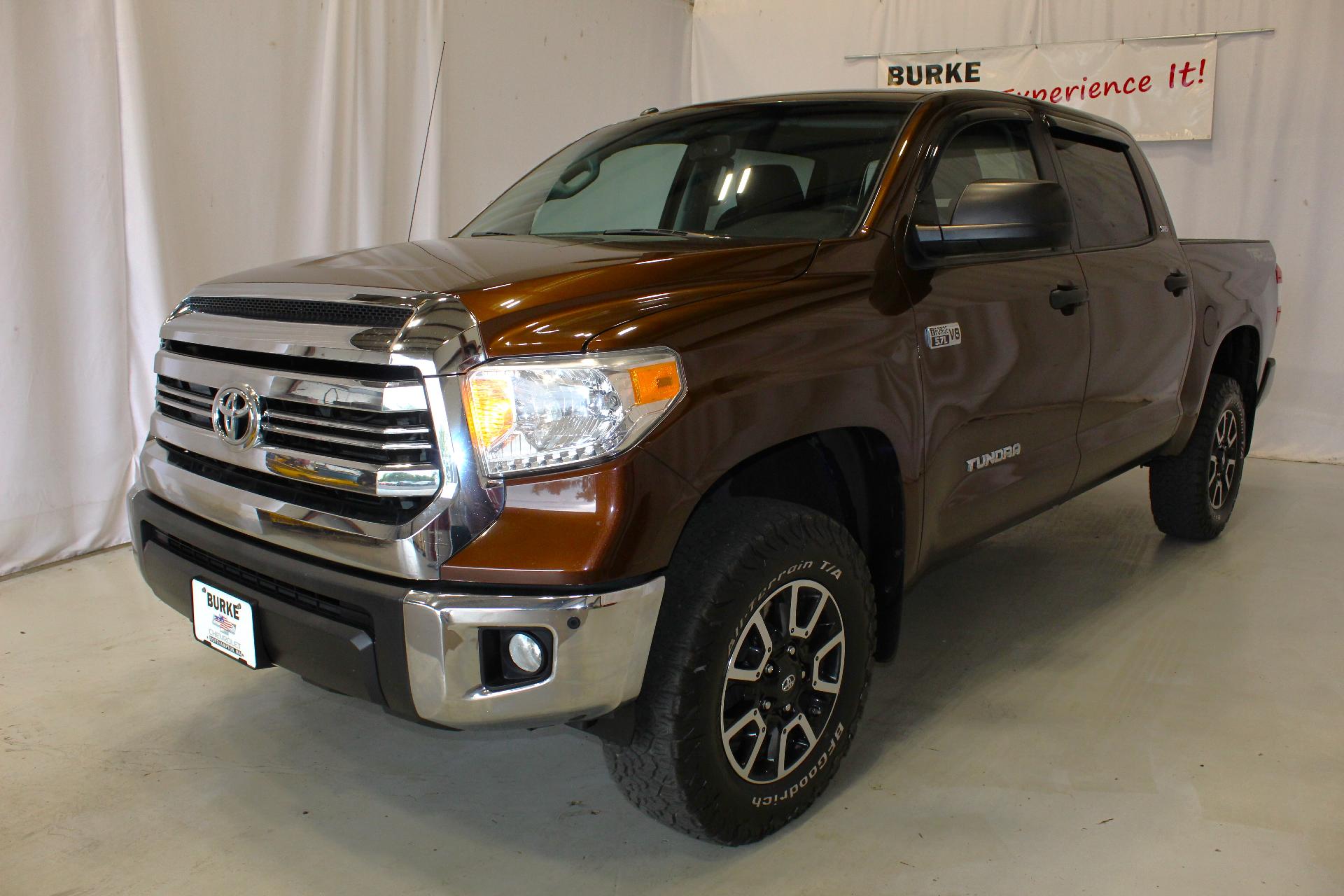 2017 Toyota Tundra 4WD Vehicle Photo in NORTHAMPTON, MA 01060-1120