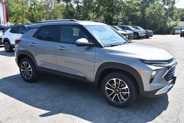 2025 Chevrolet Trailblazer Vehicle Photo in WHITMAN, MA 02382-1041