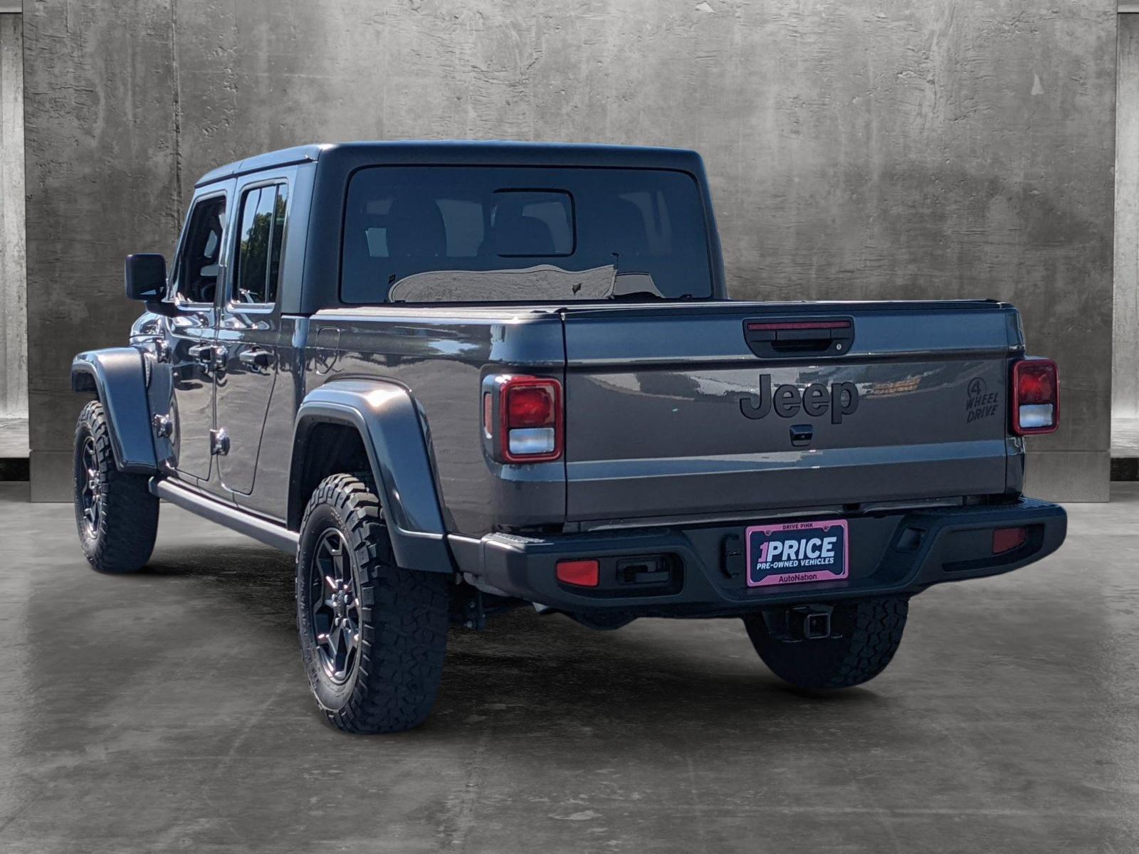 2022 Jeep Gladiator Vehicle Photo in VALENCIA, CA 91355-1705