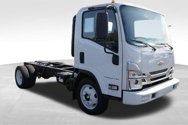 2024 Chevrolet Low Cab Forward Vehicle Photo in Salem, OR 97301