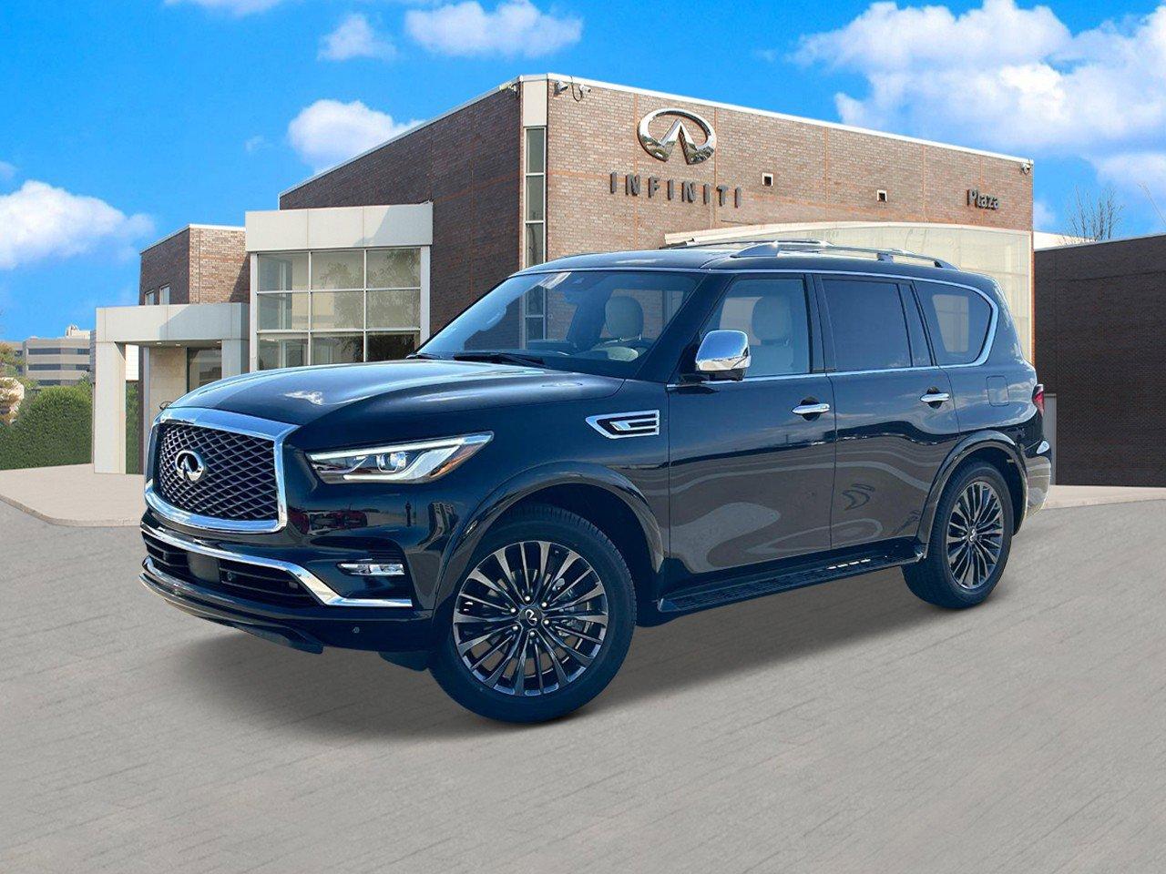 A 2024 INFINITI QX80 in Creve Coeur MO dealer Plaza INFINITI. Black