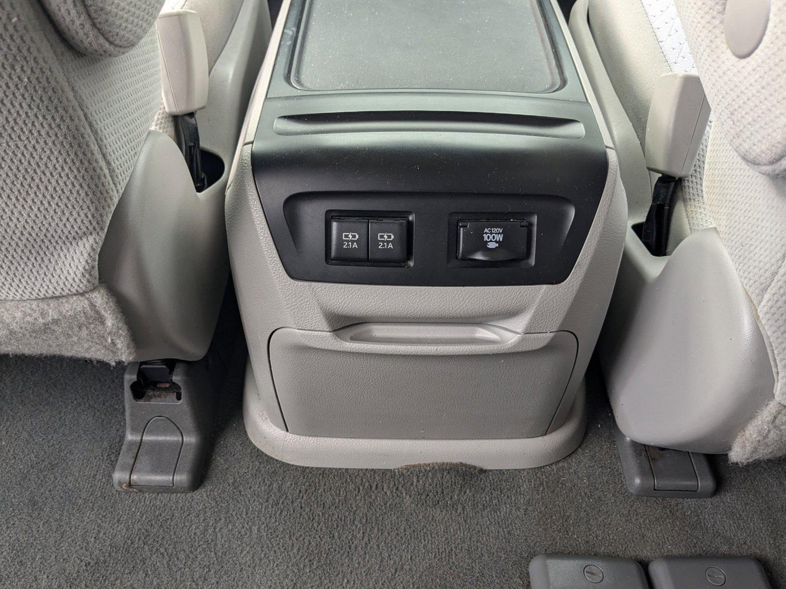 2020 Toyota Sienna Vehicle Photo in Davie, FL 33331