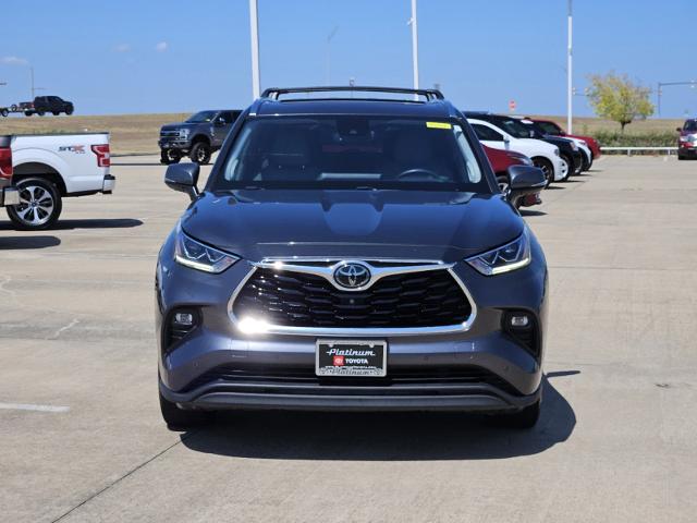 2020 Toyota Highlander Vehicle Photo in Denison, TX 75020