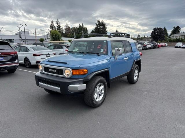 2012 Toyota FJ Cruiser Vehicle Photo in Puyallup, WA 98371