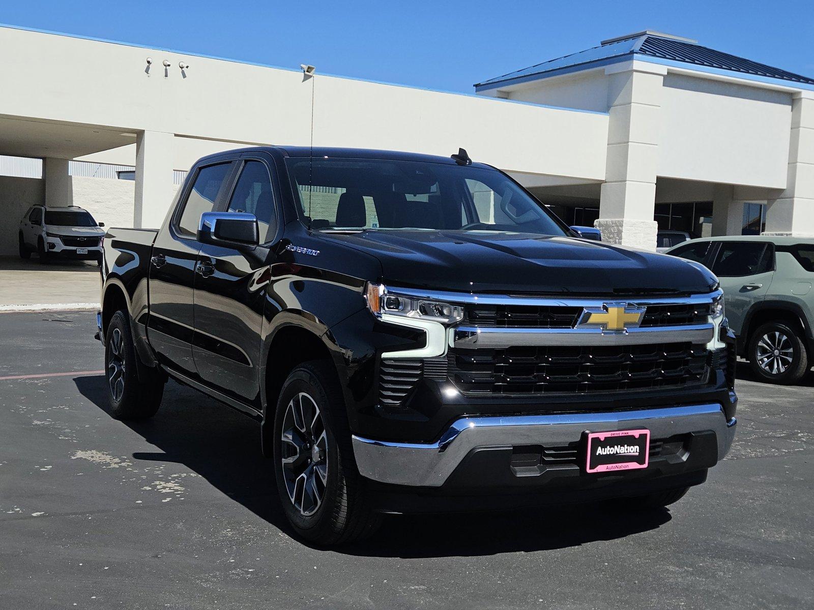 2025 Chevrolet Silverado 1500 Vehicle Photo in NORTH RICHLAND HILLS, TX 76180-7199