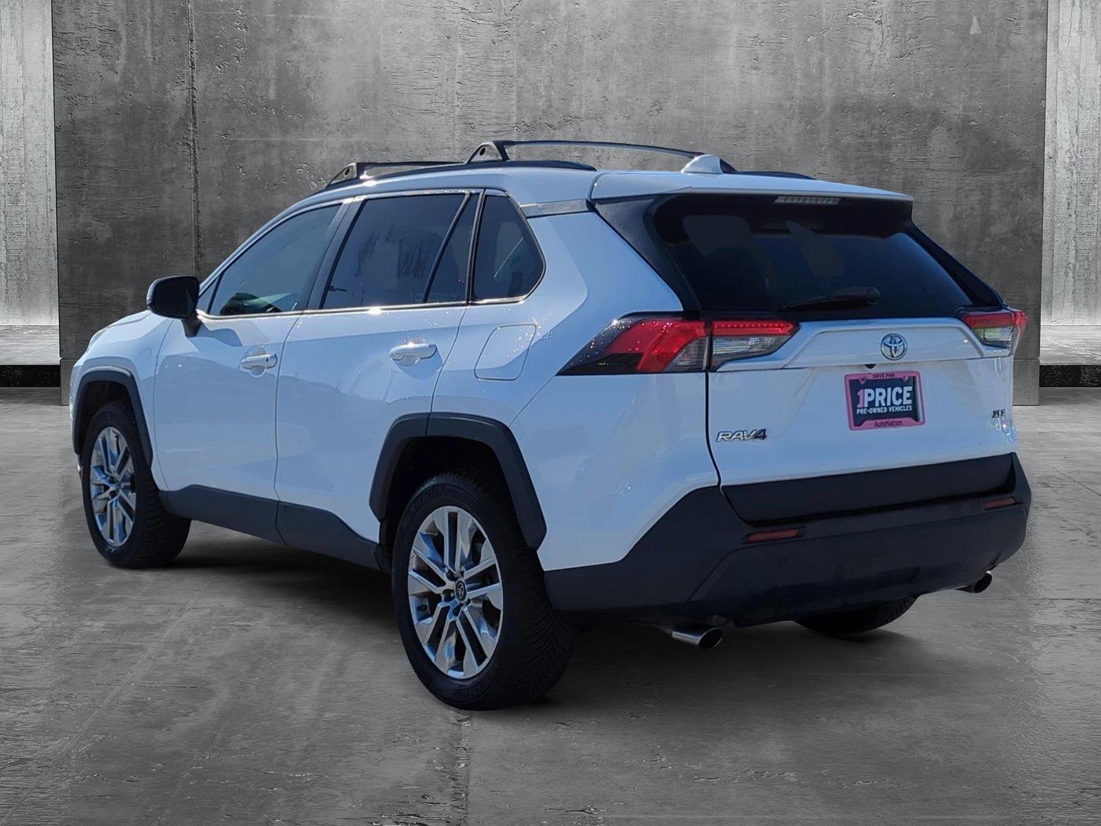 2019 Toyota RAV4 Vehicle Photo in Ft. Myers, FL 33907