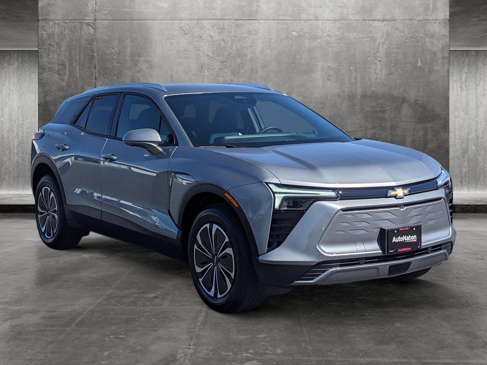 2024 Chevrolet Blazer EV Vehicle Photo in VALENCIA, CA 91355-1705